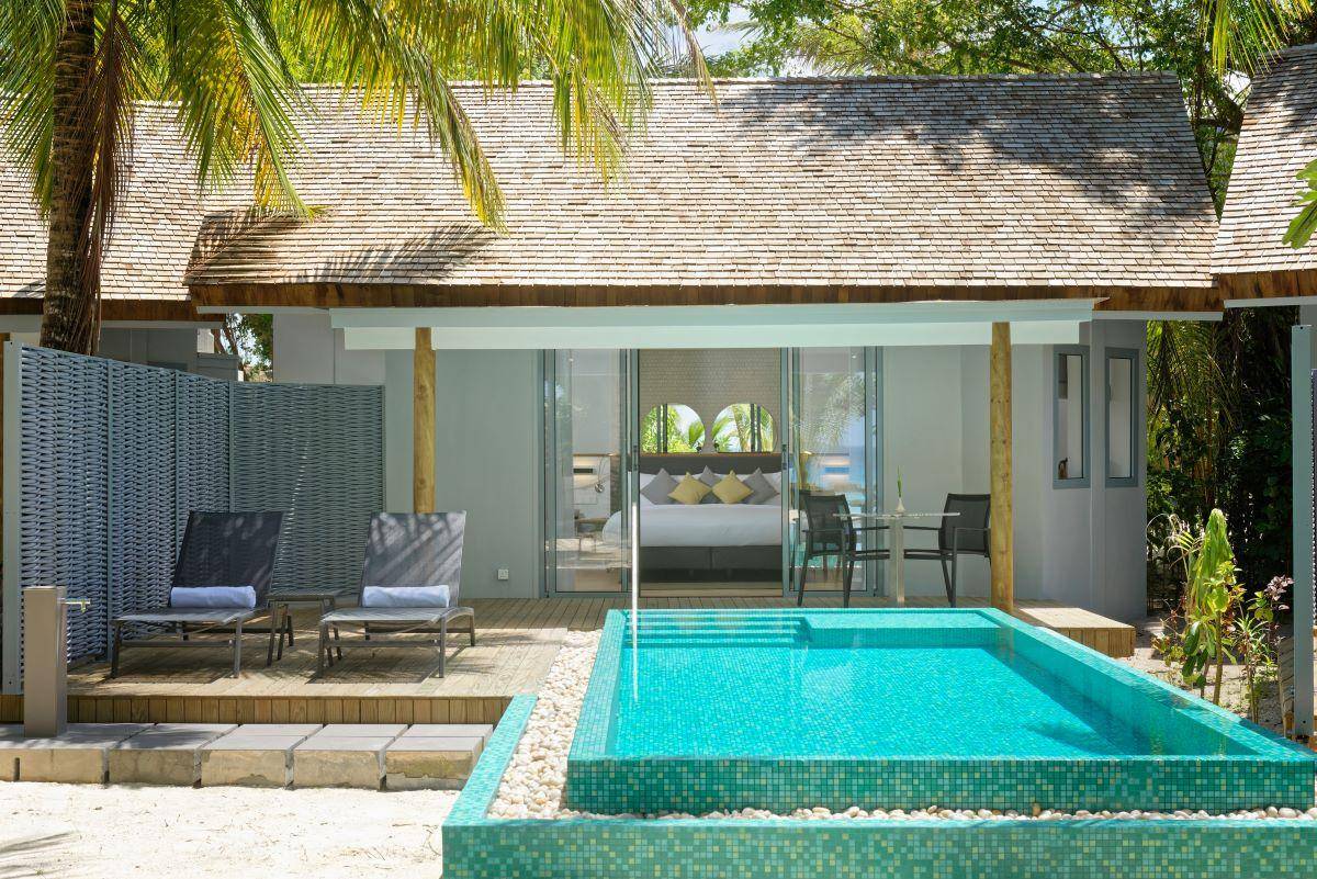 Outrigger Maldives Maafushivaru Resort, Malediven, Beach Villa with Private Pool, Außenansicht