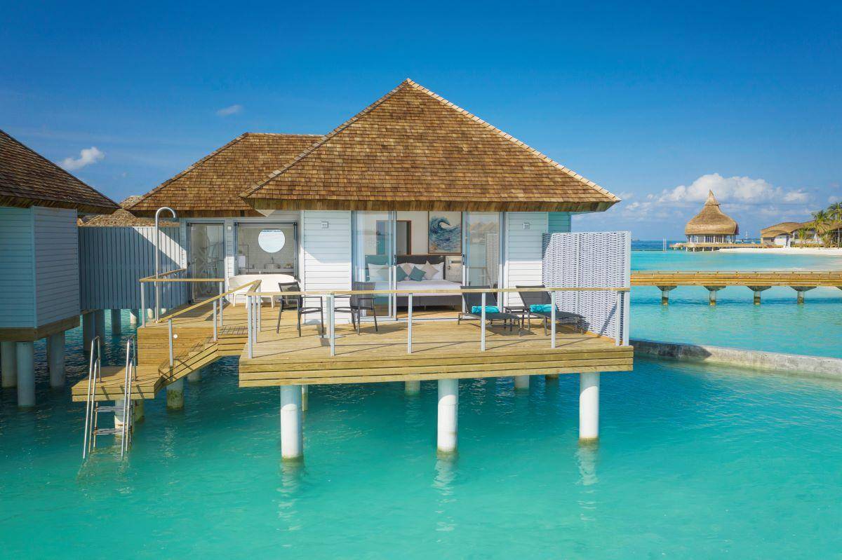 Outrigger Maldives Maafushivaru Resort, Malediven, Over Water Villa, Außenansicht