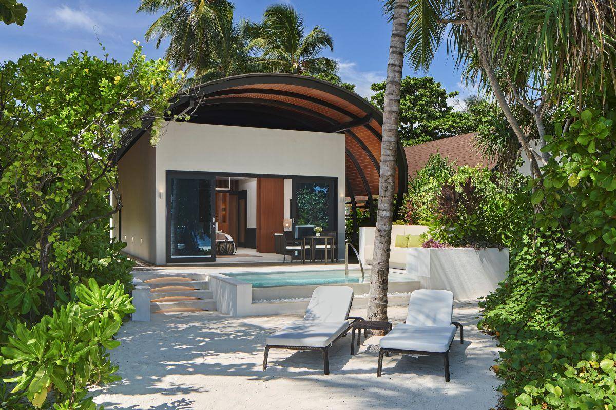 The Westin Maldives Miriandhoo Resort, Malediven, Deluxe Beach Villa Pool, Außenansicht