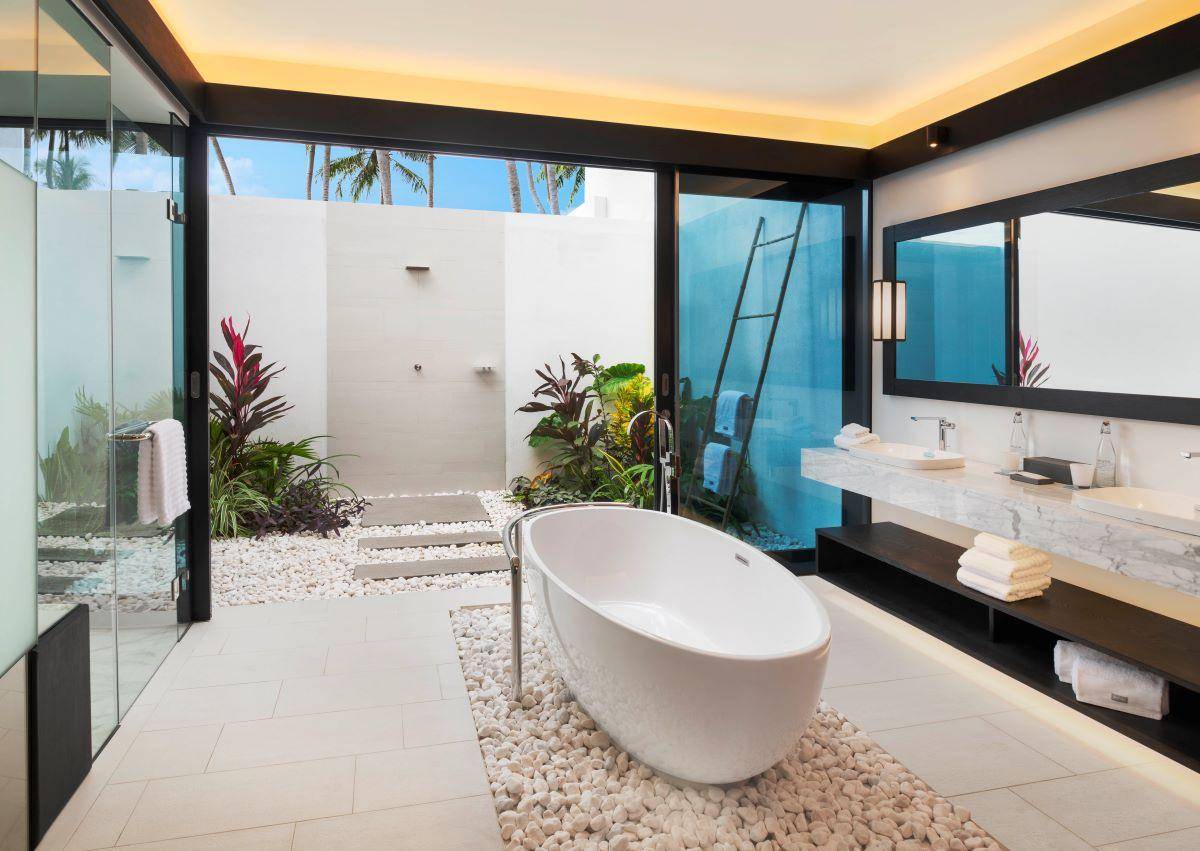 The Westin Maldives Miriandhoo Resort, Malediven, Family Beach Villa Pool, Badezimmer