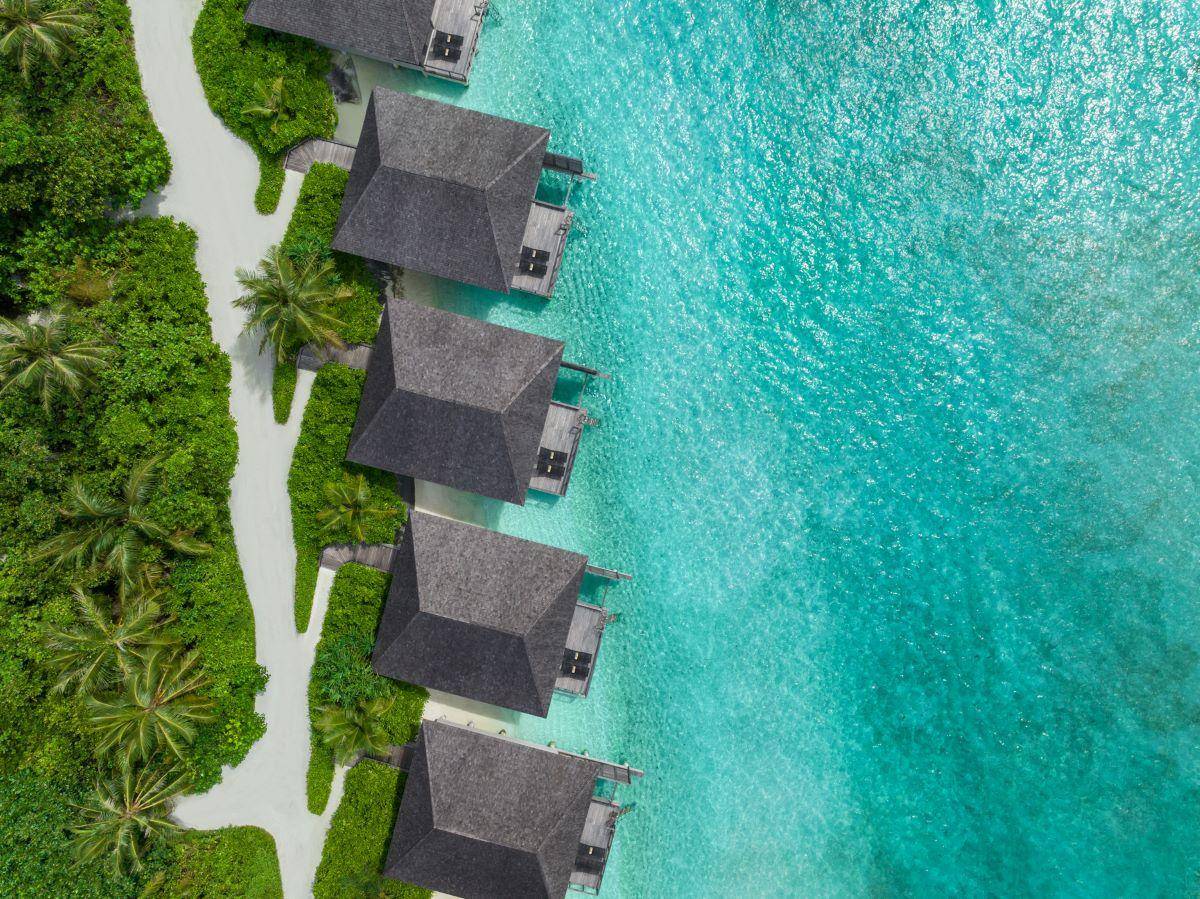 Le Méridien Maldives Resort & Spa, Malediven, Lagoon Villa, Luftaufnahme Villen