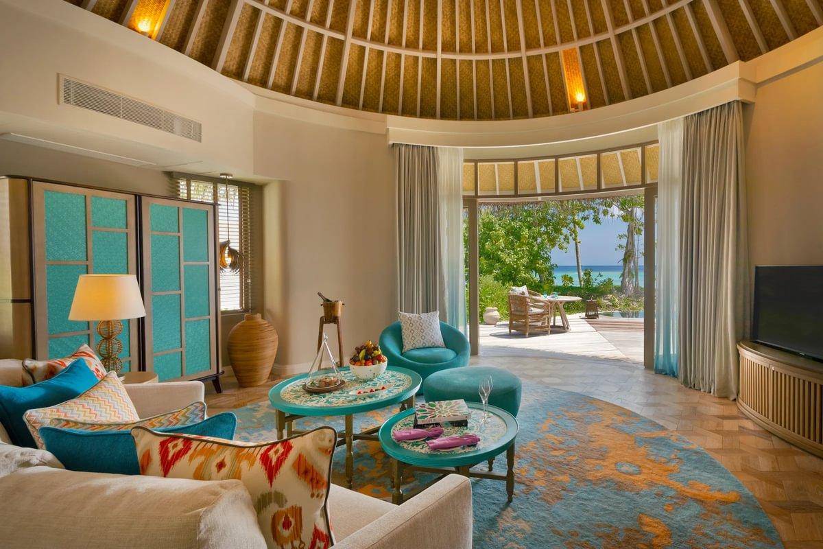Beach House with a Private Infinity Pool, Malediven, Wohnzimmer