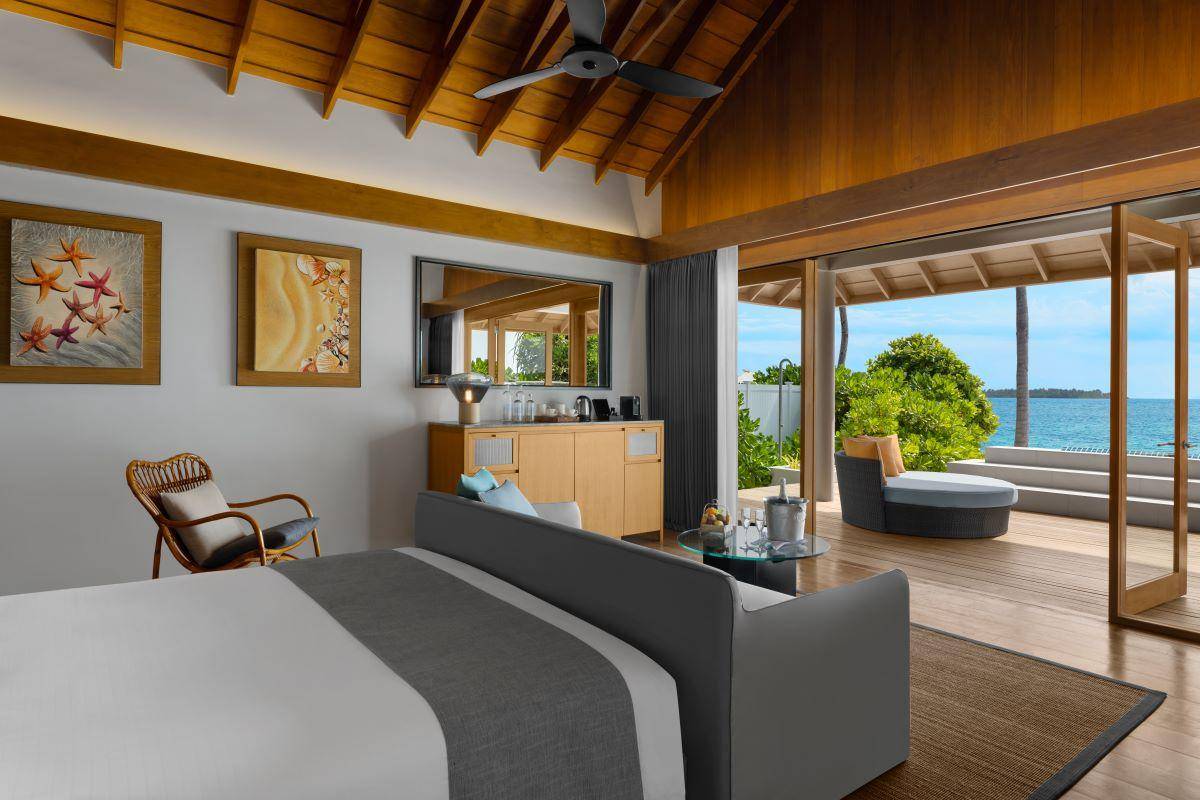 Emerald Faarufushi Resort & Spa, Malediven, Family Beach Villa with Pool, Schlafzimmer