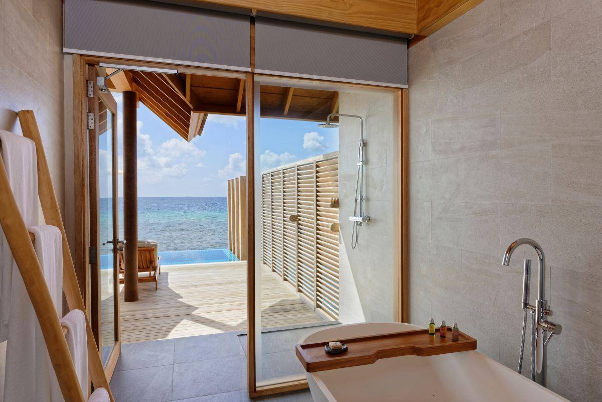 Emerald Faarufushi Resort & Spa, Malediven, Superior Water Villa with Pool, Badezimmer
