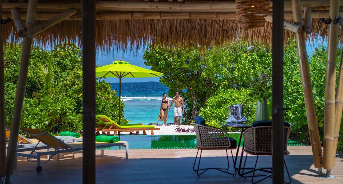 Emerald Maldives Resort & Spa, Malediven, Beach Villa with Pool, Terrasse mit Pool