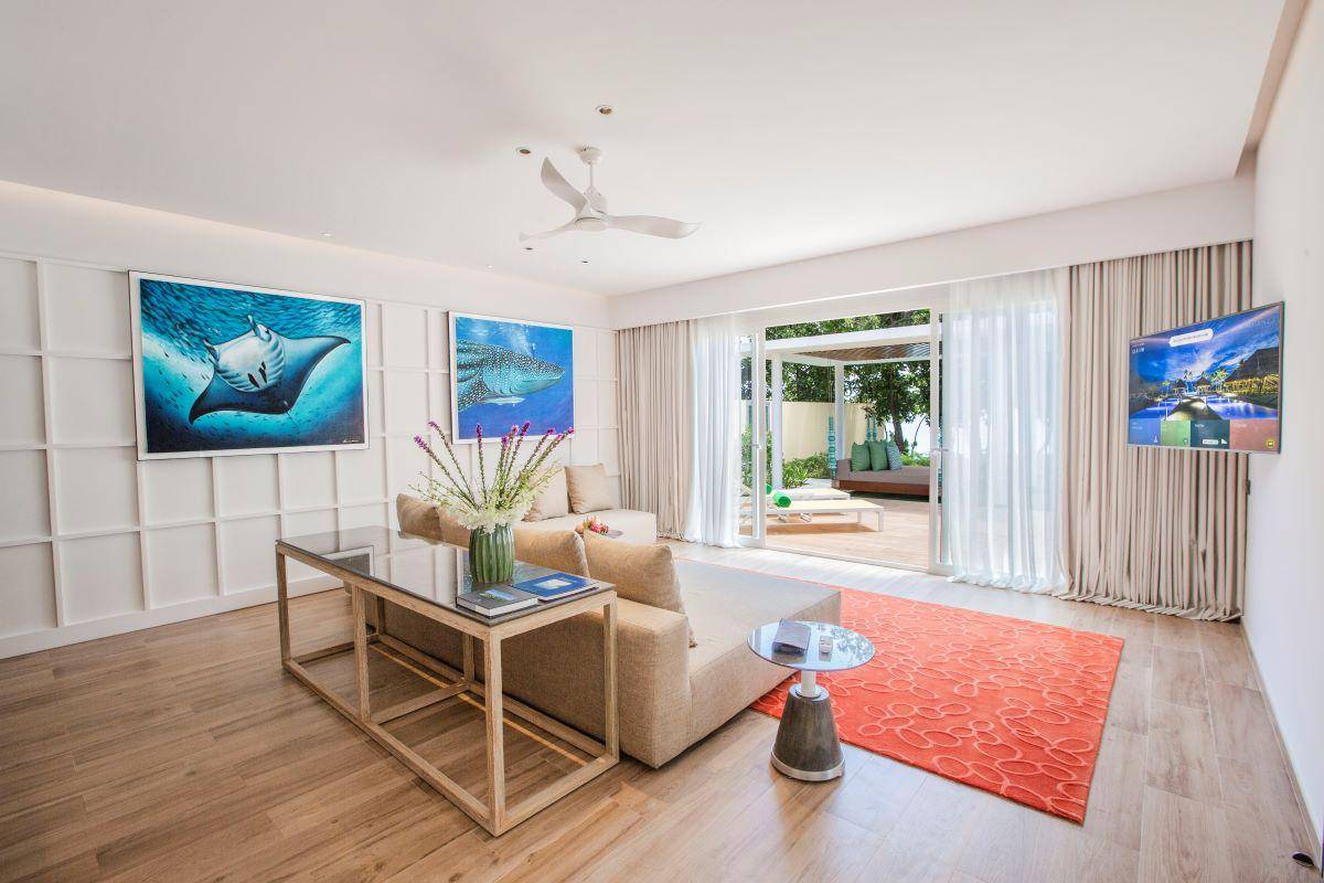 Emerald Maldives Resort & Spa, Malediven, Superior Beach Villa with Pool, Wohnzimmer