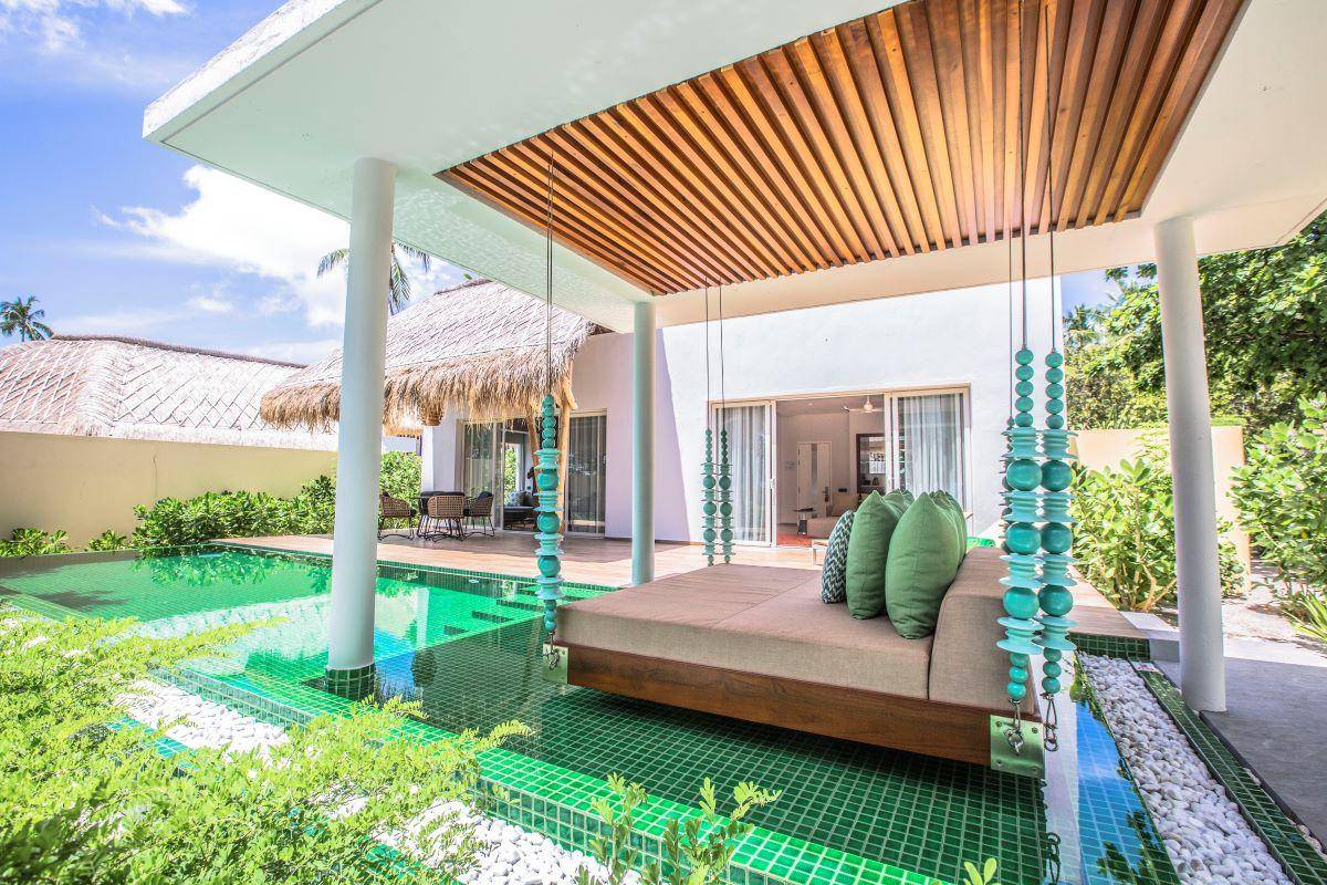 Emerald Maldives Resort & Spa, Malediven, Superior Beach Villa with Pool, Daybed