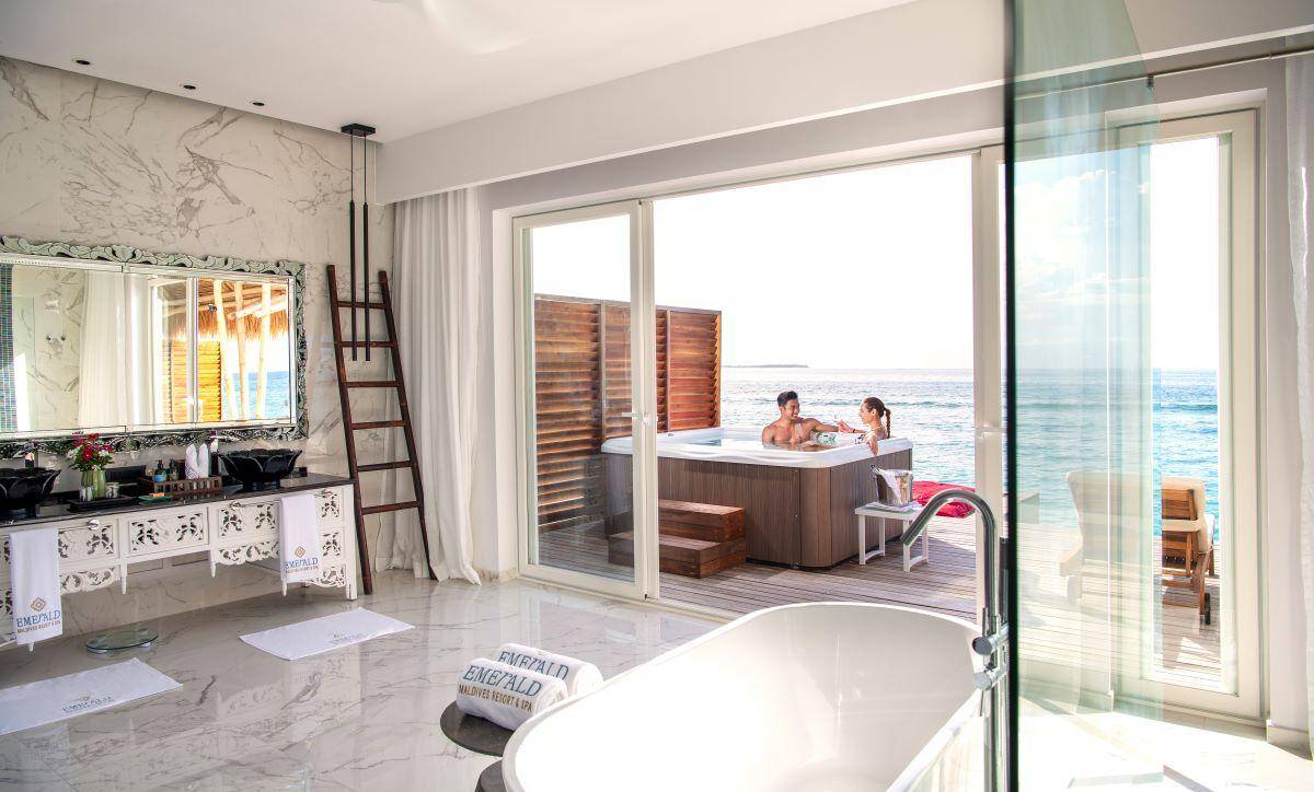 Emerald Maldives Resort & Spa, Malediven, Jacuzzi Water Villa, Jacuzzi