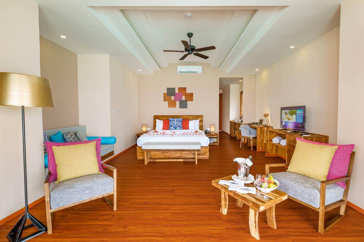 Kudafushi Resort & Spa, Malediven, Water Villa with Pool, Schlafzimmer