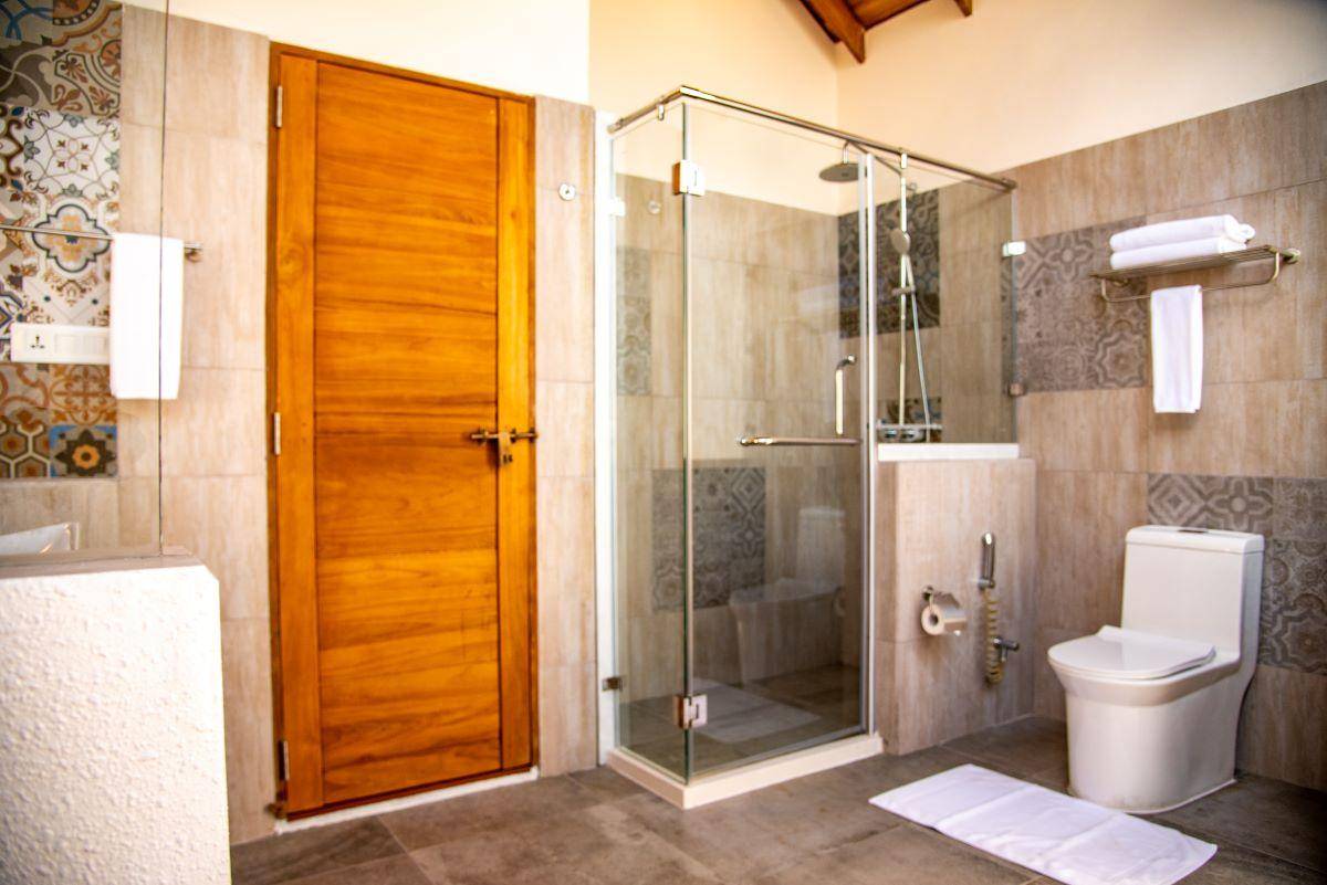 Reethi Faru Resort, Malediven, Garden Villa, Badezimmer