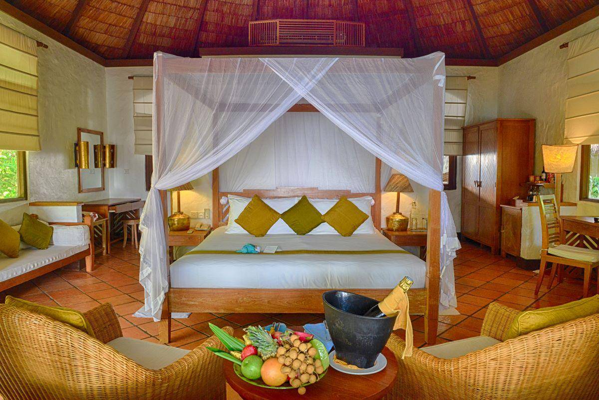 Coco Palm Dhuni Kohlu, Malediven, Deluxe Villa, Schlafzimmer