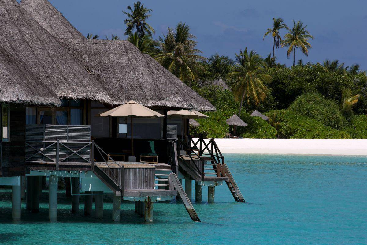Coco Palm Duhni Kolhu, Malediven, Lagoon Villa, Terrasse mit Zugang zum Meer