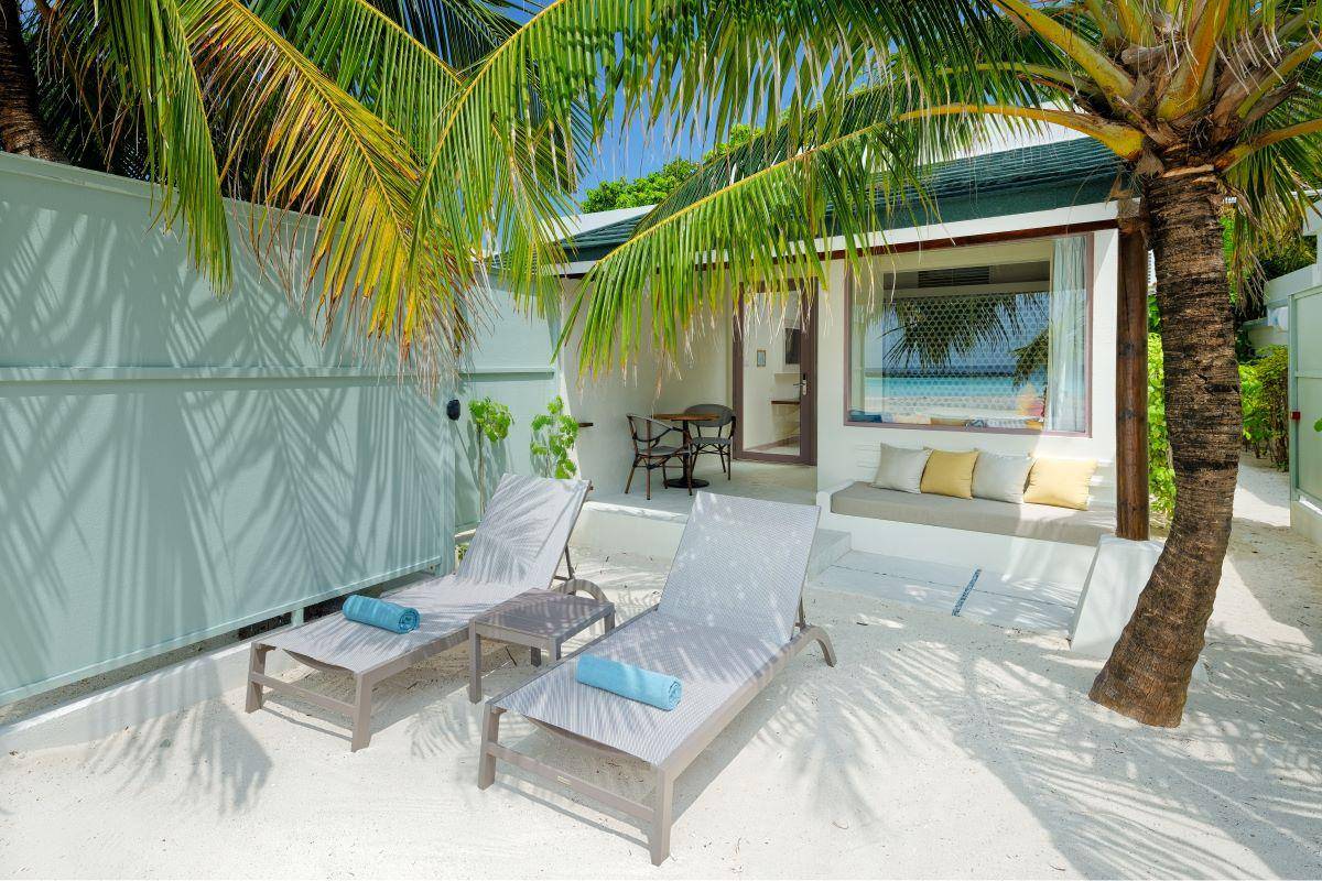 OBLU NATURE Helengeli by SENTIDO, Malediven, Deluxe Beach Villa, Außenbereich