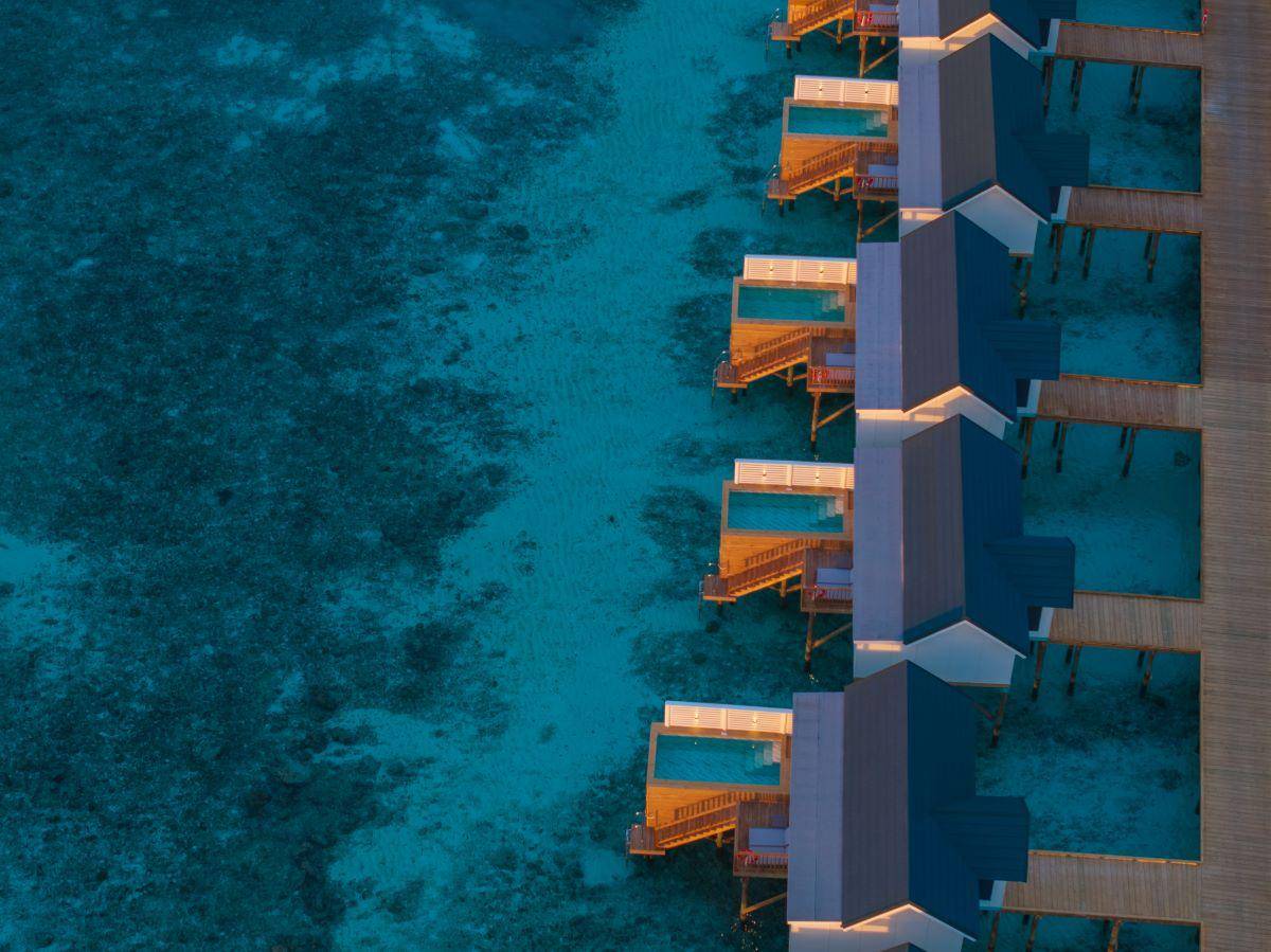 OBLU NATURE Helengeli by SENTIDO, Malediven, Sunrise Water Villa with Pool, Wasservillen von oben