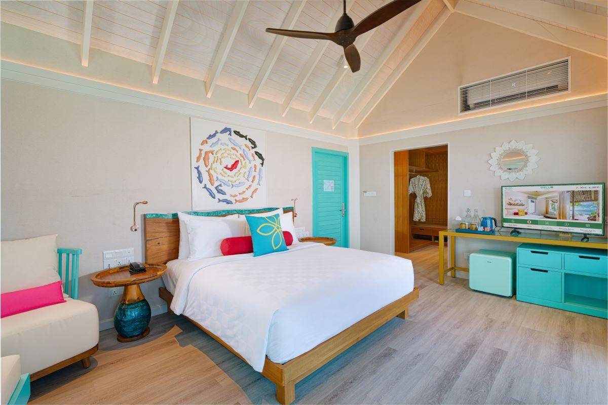 OBLU NATURE Helengeli by SENTIDO, Malediven, Sunrise Water Villa with Pool, Schlafen