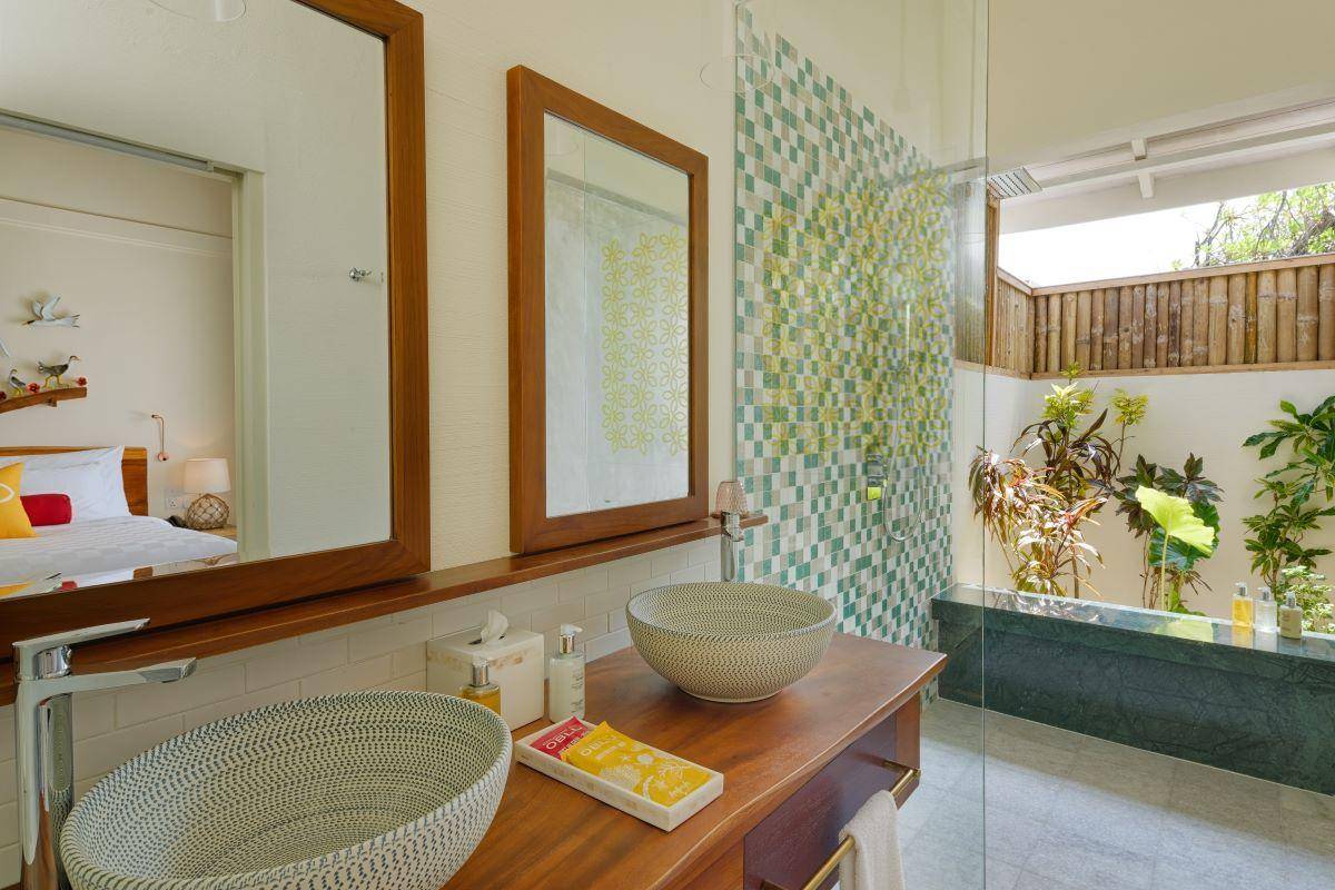 OBLU NATURE Helengeli by SENTIDO, Malediven, Two Bedroom Family Villa with Pool, Bad