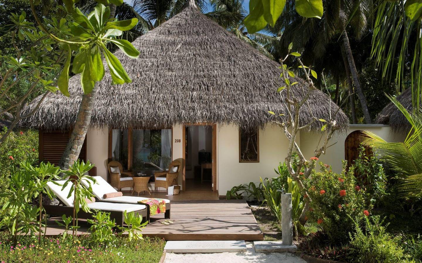 Deluxe Beach Villa