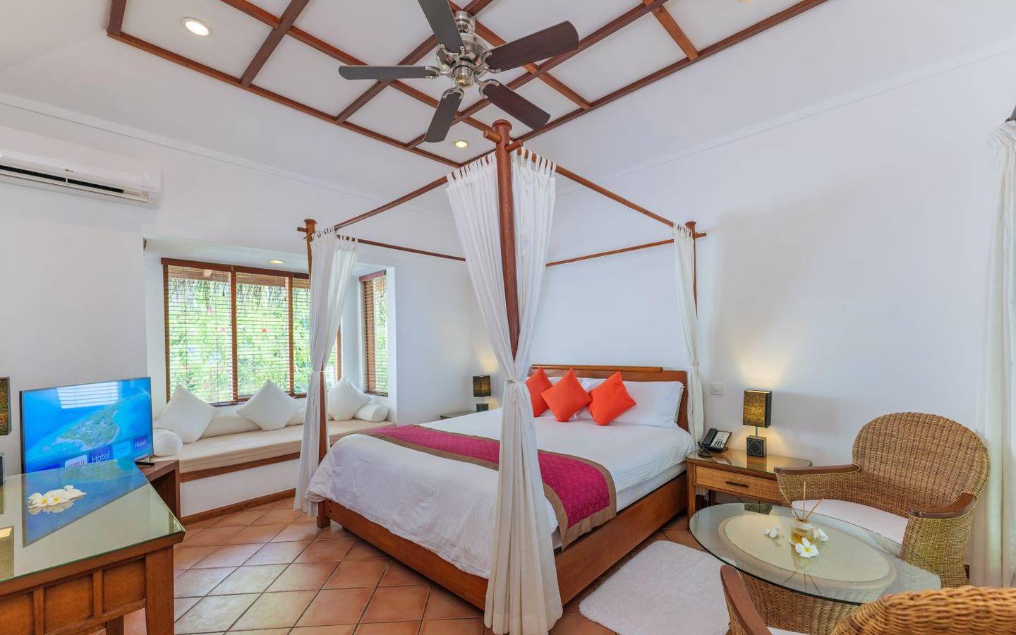 Deluxe Beach Villa