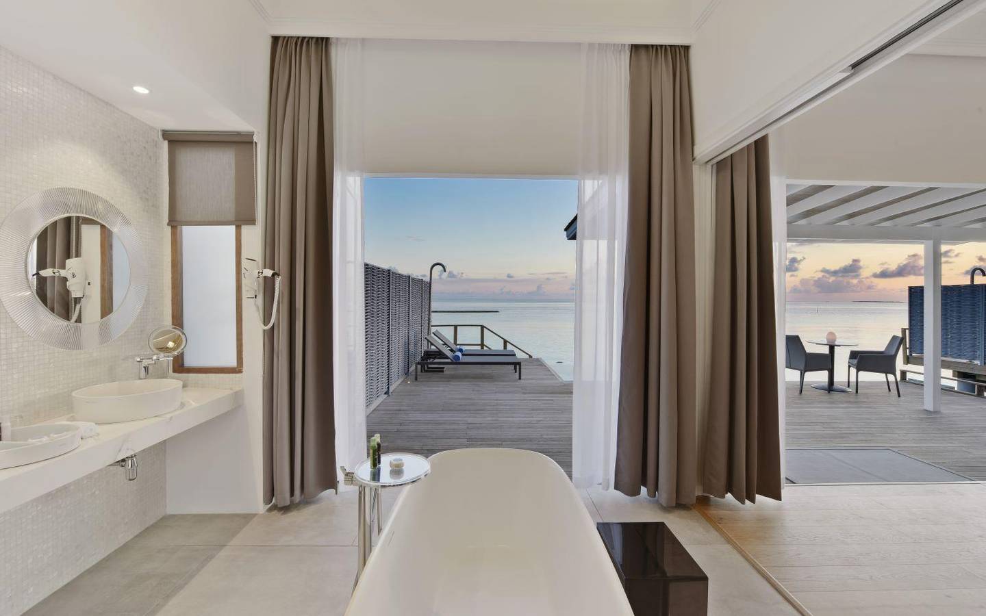 Thundi Water Villa with Pool