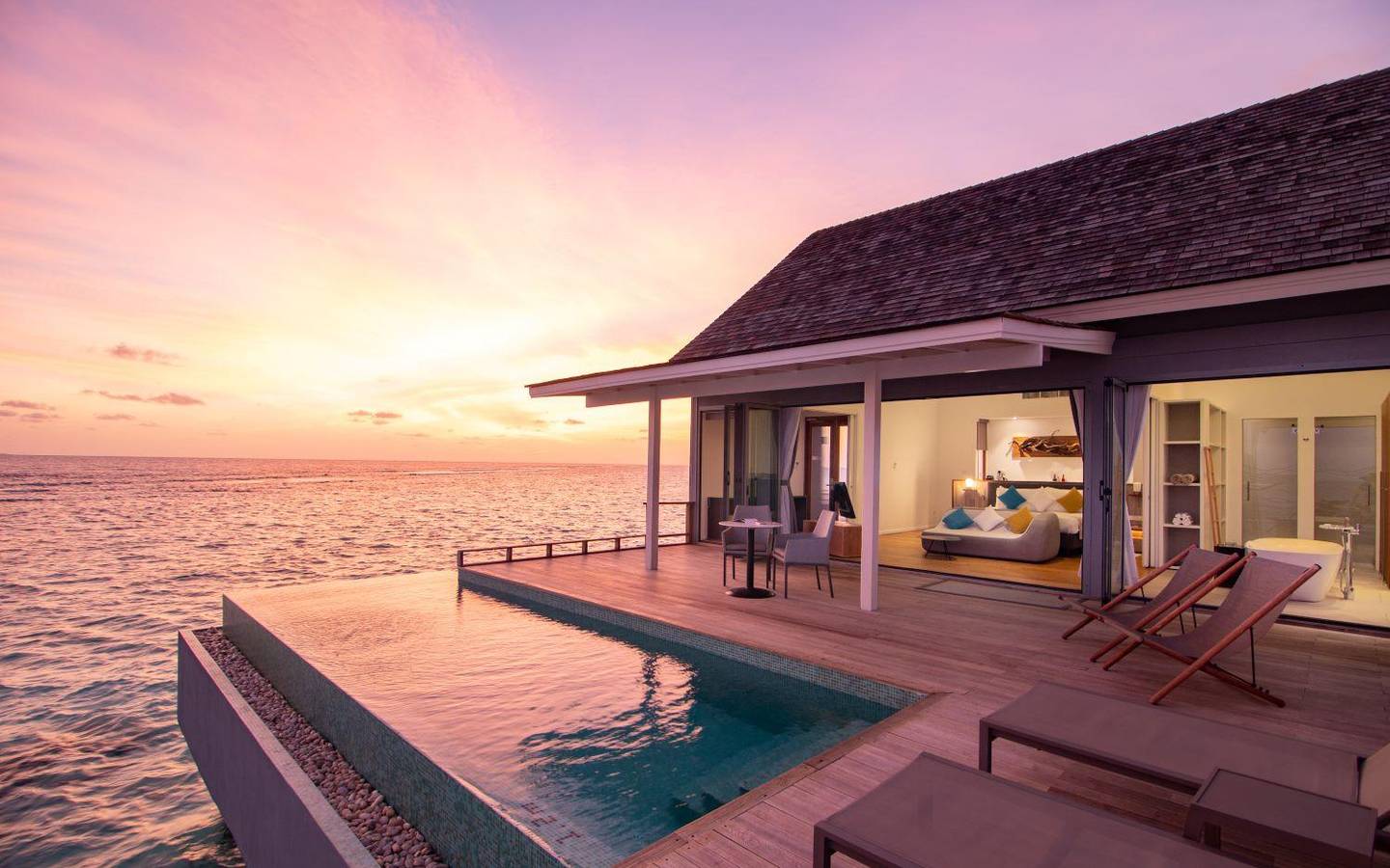 Thundi Water Villa with Pool