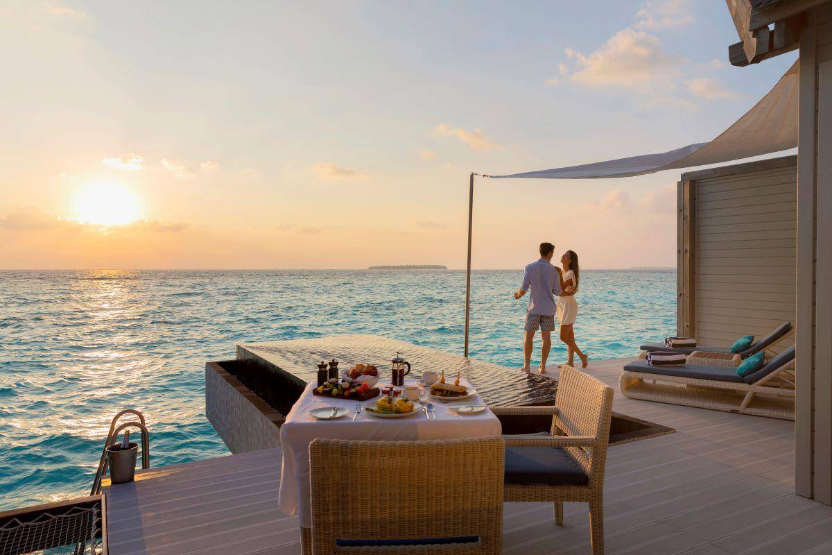 Overwater Pool Villa Lagoon / Sunrise /Ocean