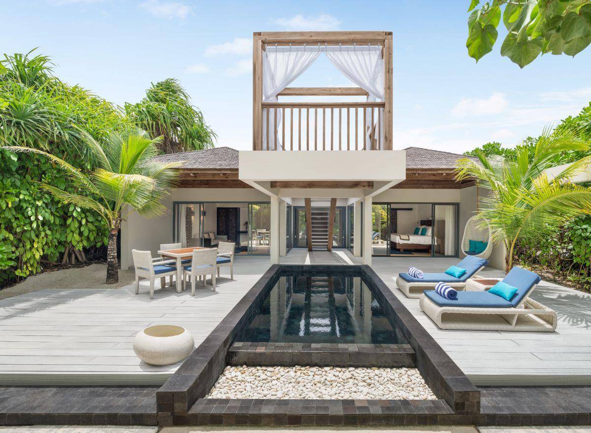 Beach Pool Villa Sunset / Deluxe