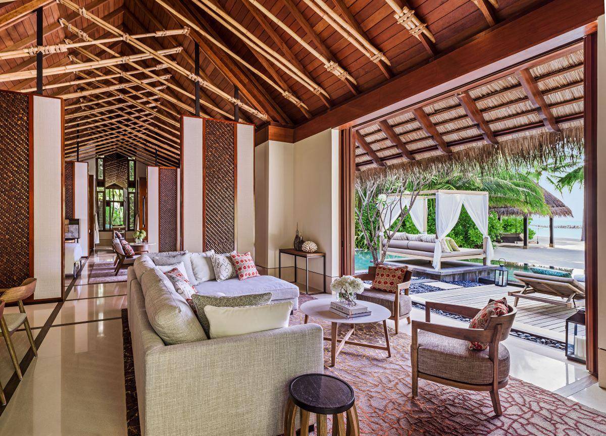 Grand Beach Villa with Pool