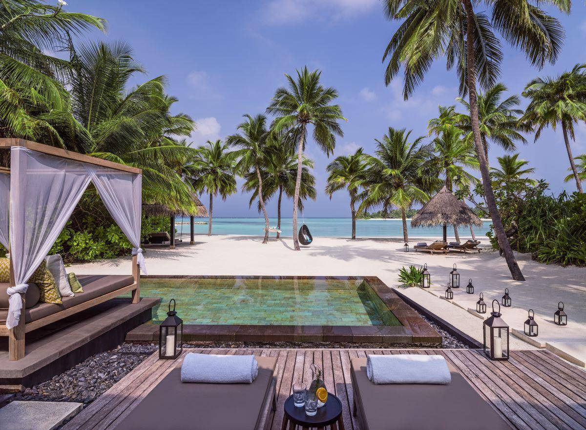 Grand Beach Villa with Pool