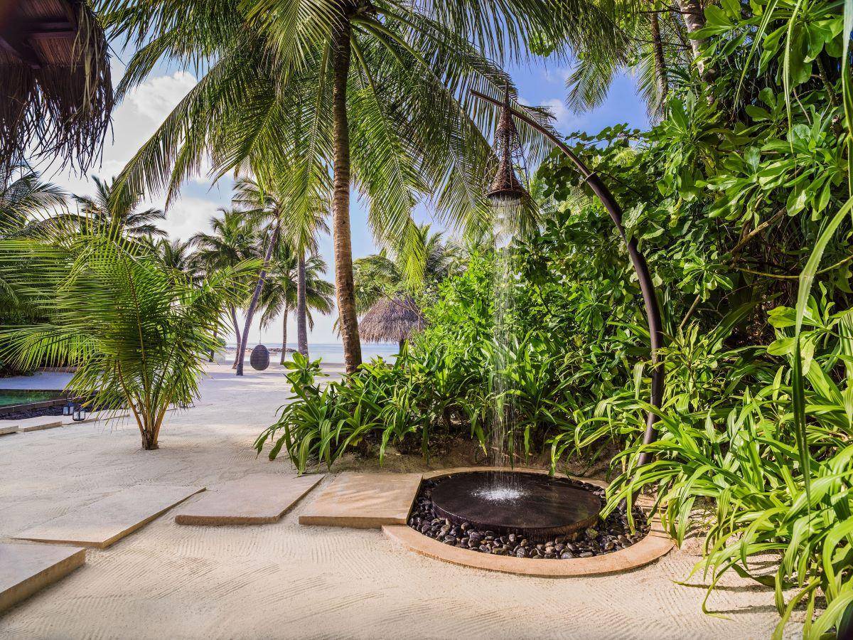 Grand Beach Villa with Pool