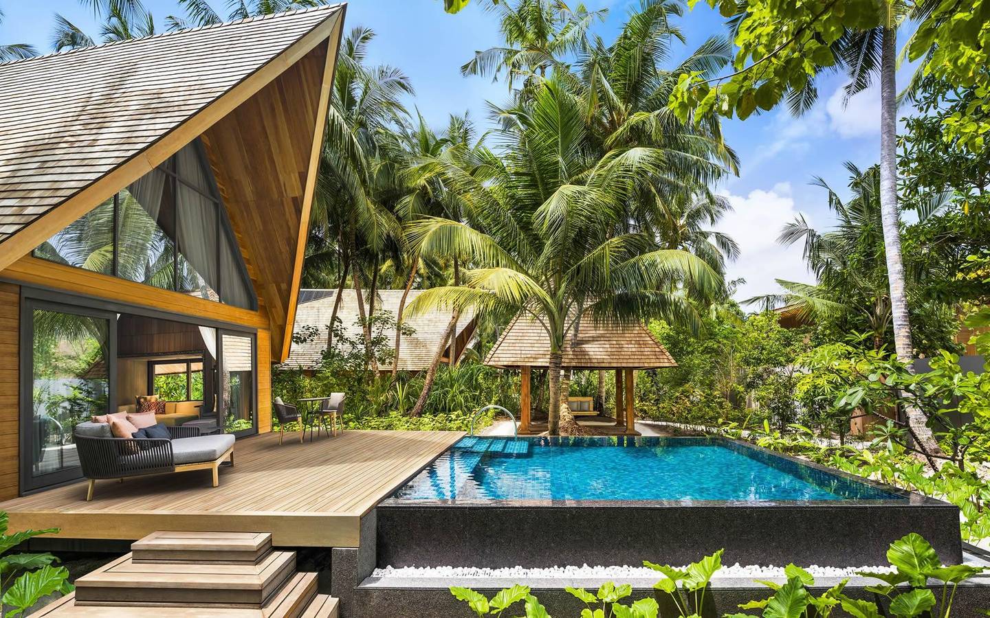 The-St-Regis-Maldives-Garden-Villa