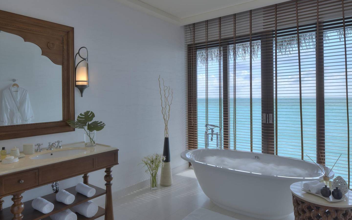 Bad, Water Villa, The Residence Maldives at Falhumaafushi