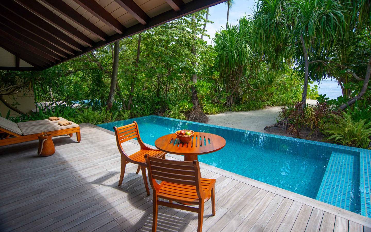 Sunrise Deluxe Beach Pool Villa - Dhigurah_4