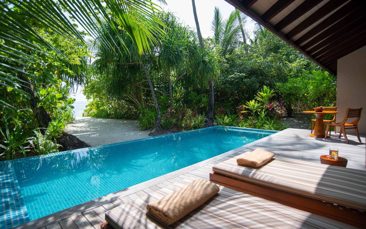 Sunset Deluxe Beach Pool Villa - Dhigurah_3