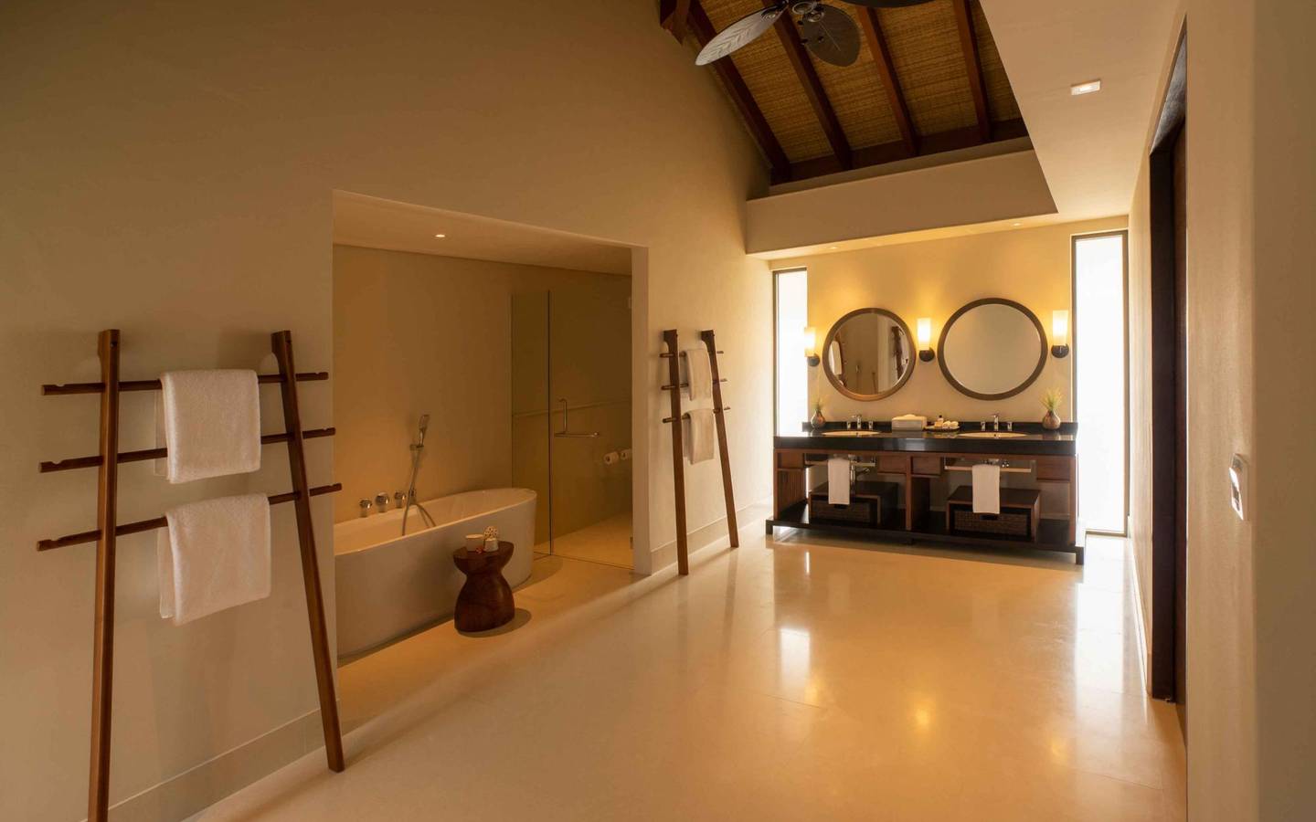 The-Residence-Lagoon-Pool-Villa-Dhigurah-Bathroom