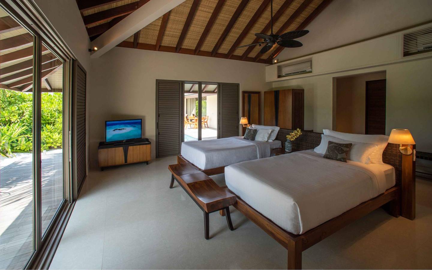 The-Residence-Maldives-Sunrise-Two-Bedroom-Beach-Pool-Villa-Dhigurah-3