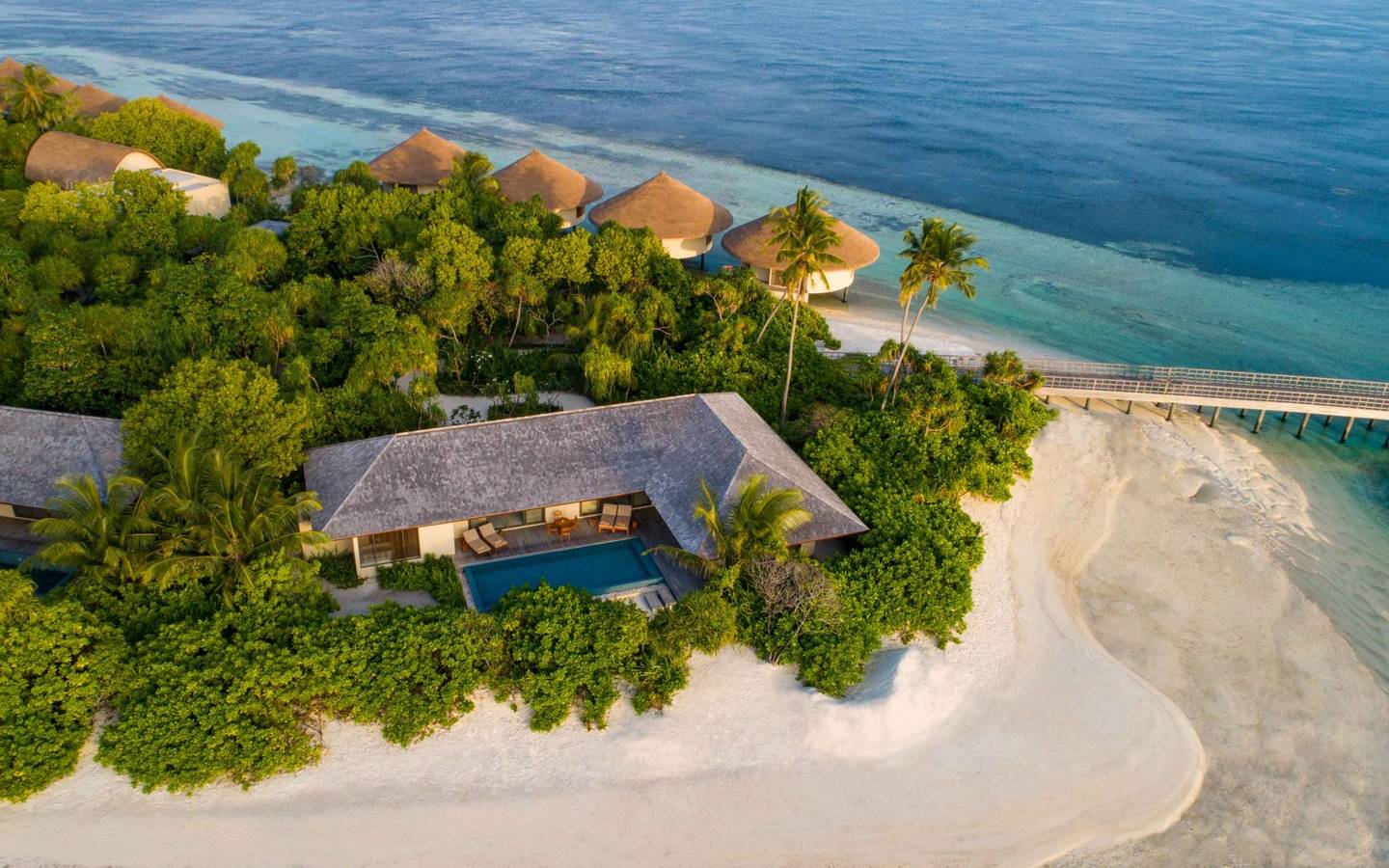 The-Residence-Maldives-Sunrise-Two-Bedroom-Beach-Pool-Villa-Dhigurah-9