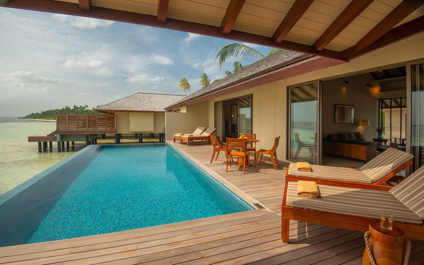 The-Residence-Maldives-Dhigurah-Two-Bedroom-Water-Pool-Villa-7