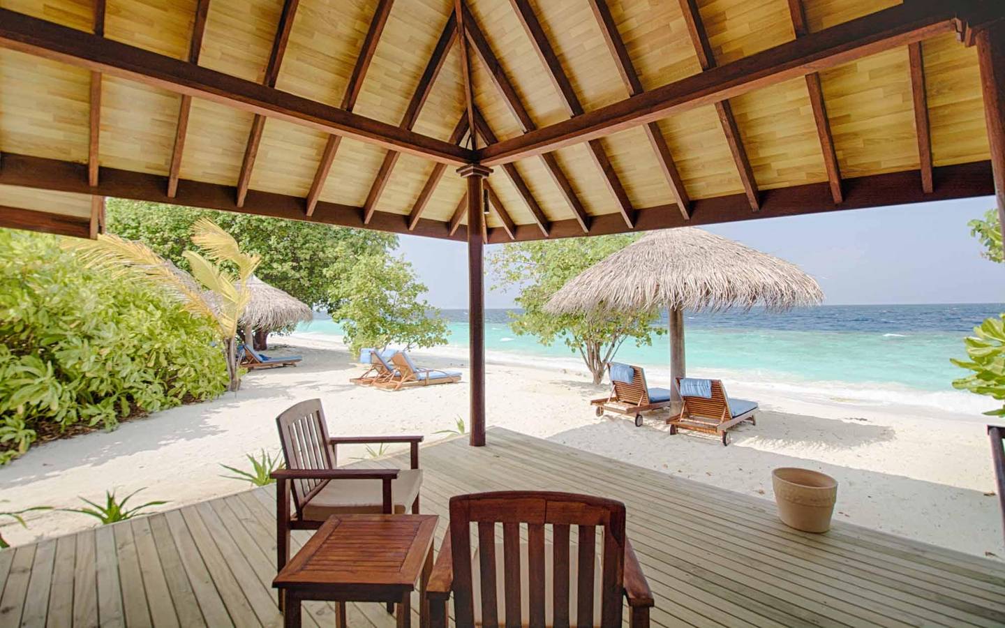 Robinson_Maldives_Beach_Villa_1