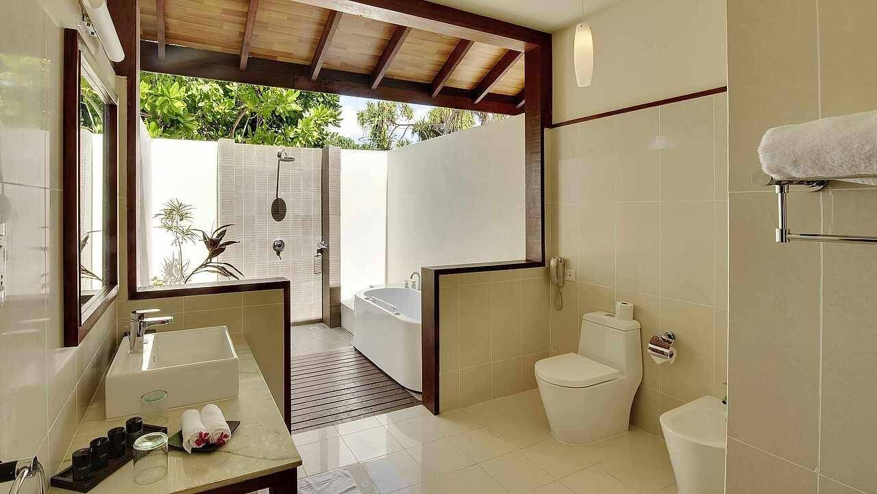 Robinson_Maldives_Economy_Bungalow_2
