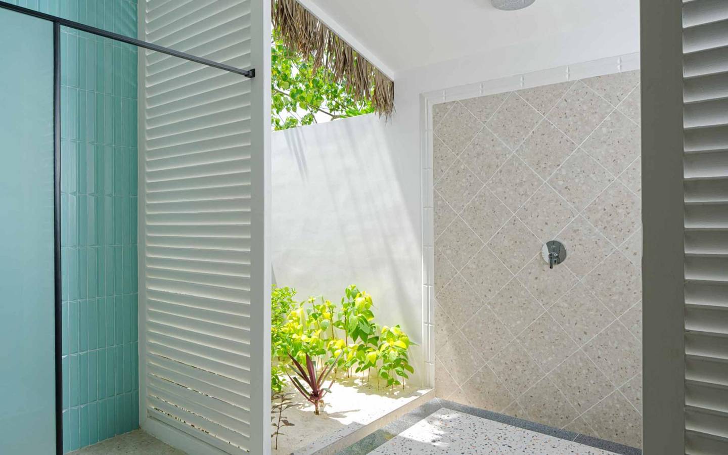 dusitD2-Feydhoo-Maldives-Beach-Villa-bad3
