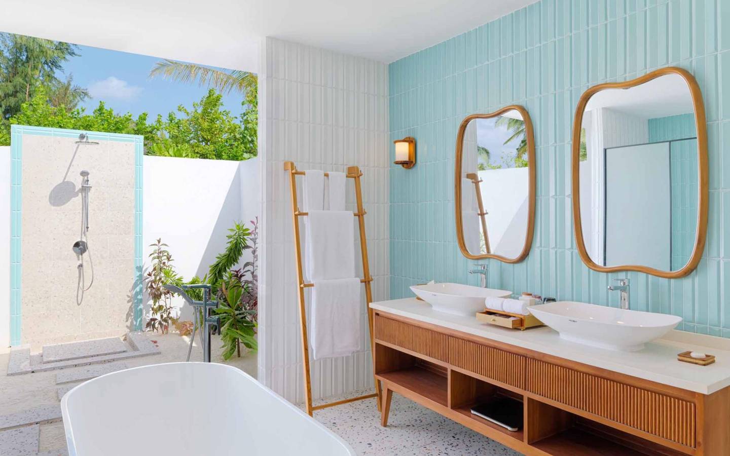 dusitd2-feydhoo-maldives-Beach-Pool-Villa-bad