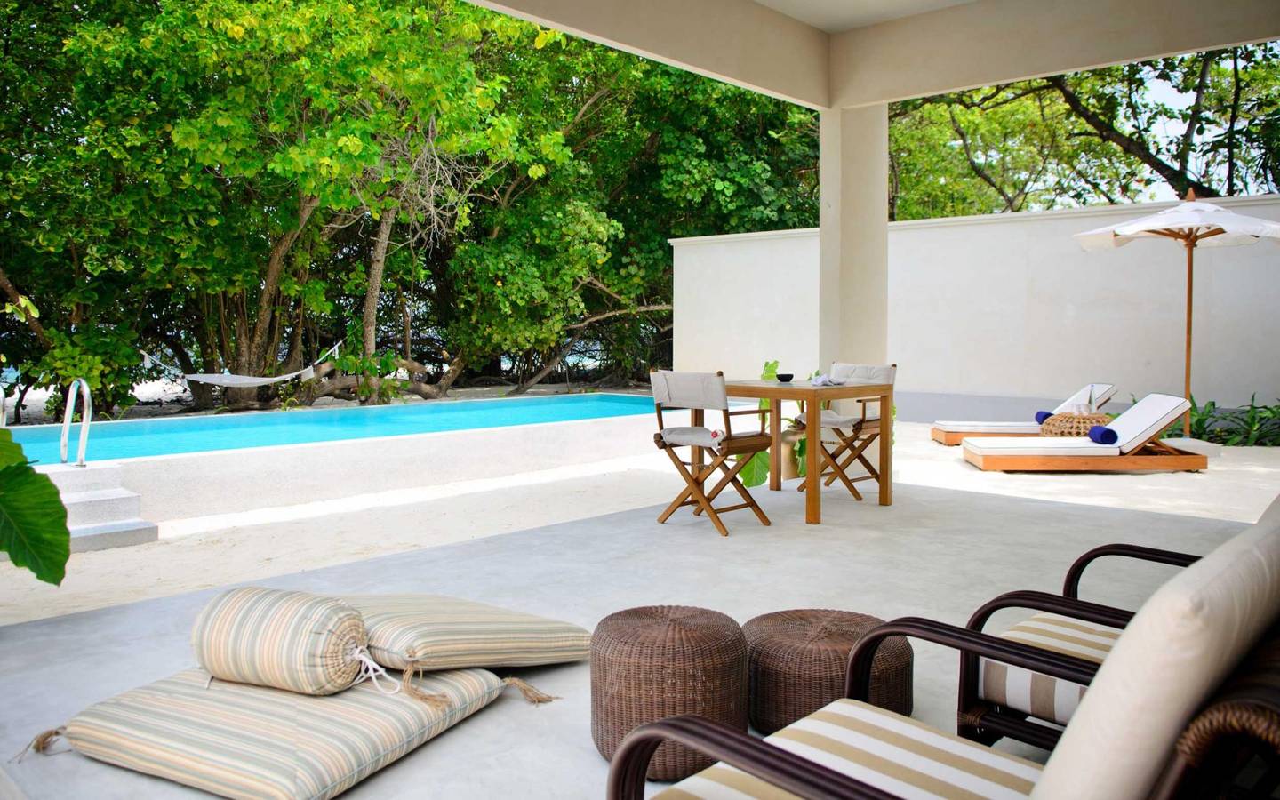 Beach_Villa_Amilla_Maldives_9