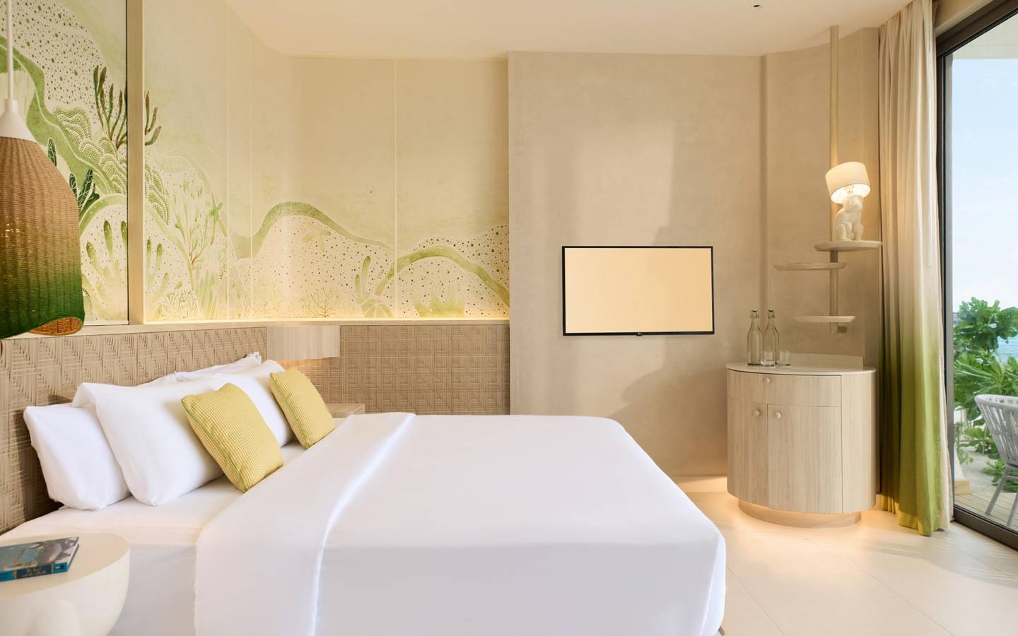Centara_Mirage_Beachfront_Room_4