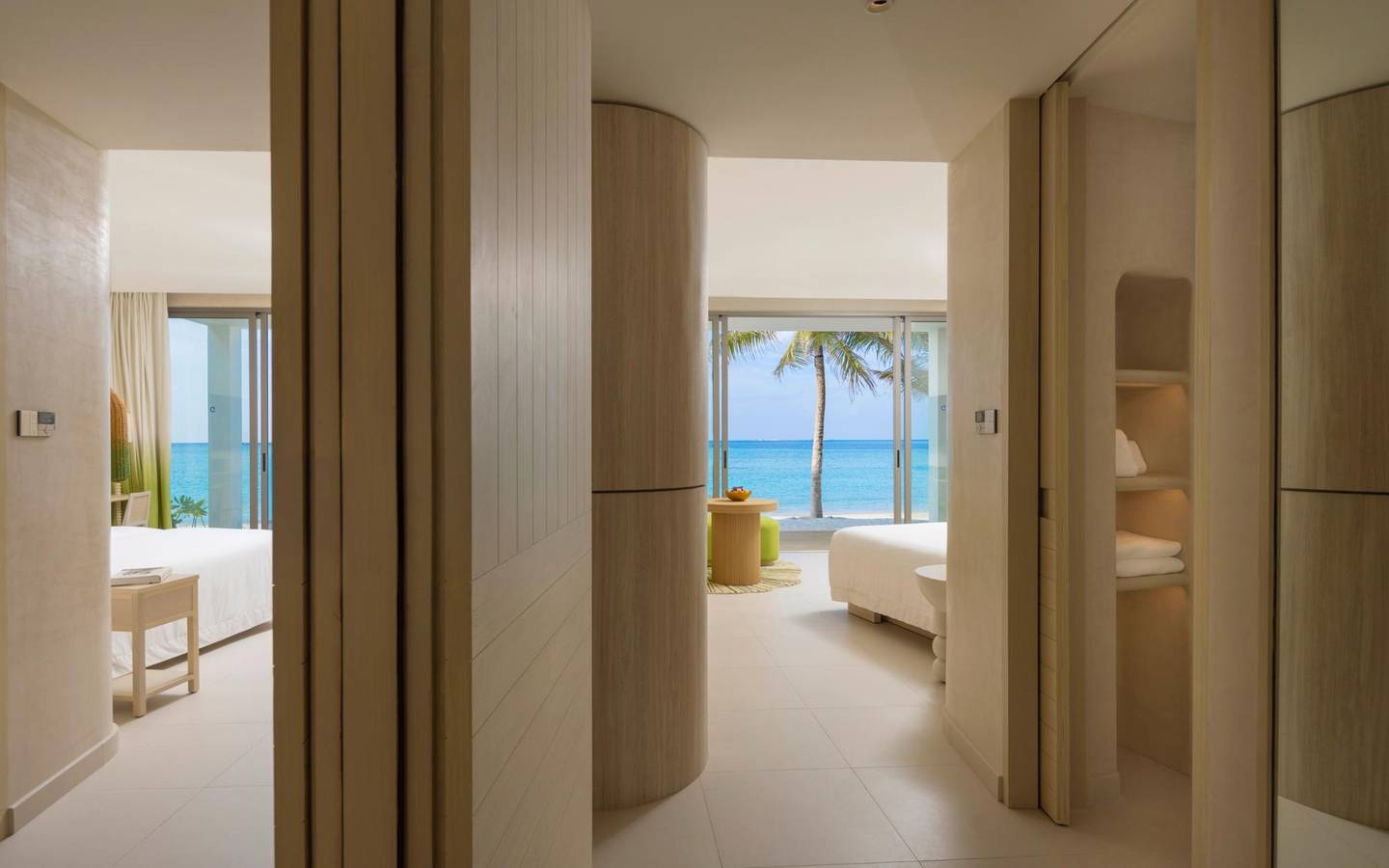 Centara_Mirage_Beachfront_Room_with_Jacuzzi_1