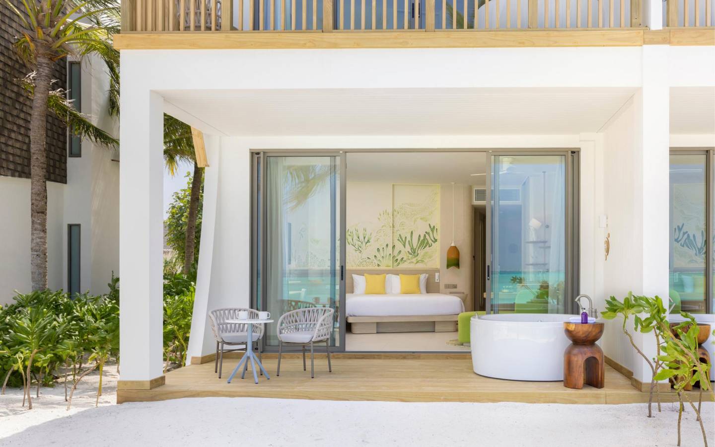 Centara_Mirage_Beachfront_Room_with_Jacuzzi_4