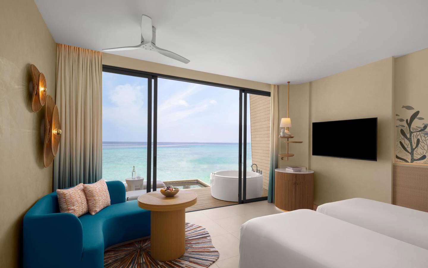 Centara_Mirage_Overwater_Villa_with_Jacuzzi_4