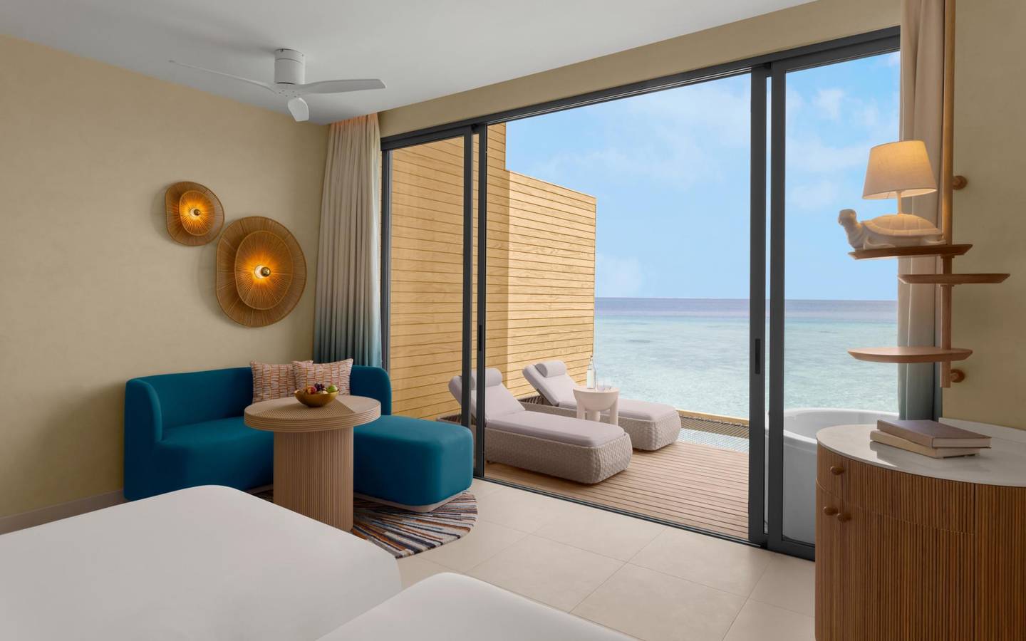 Centara_Mirage_Overwater_Villa_with_Jacuzzi_7