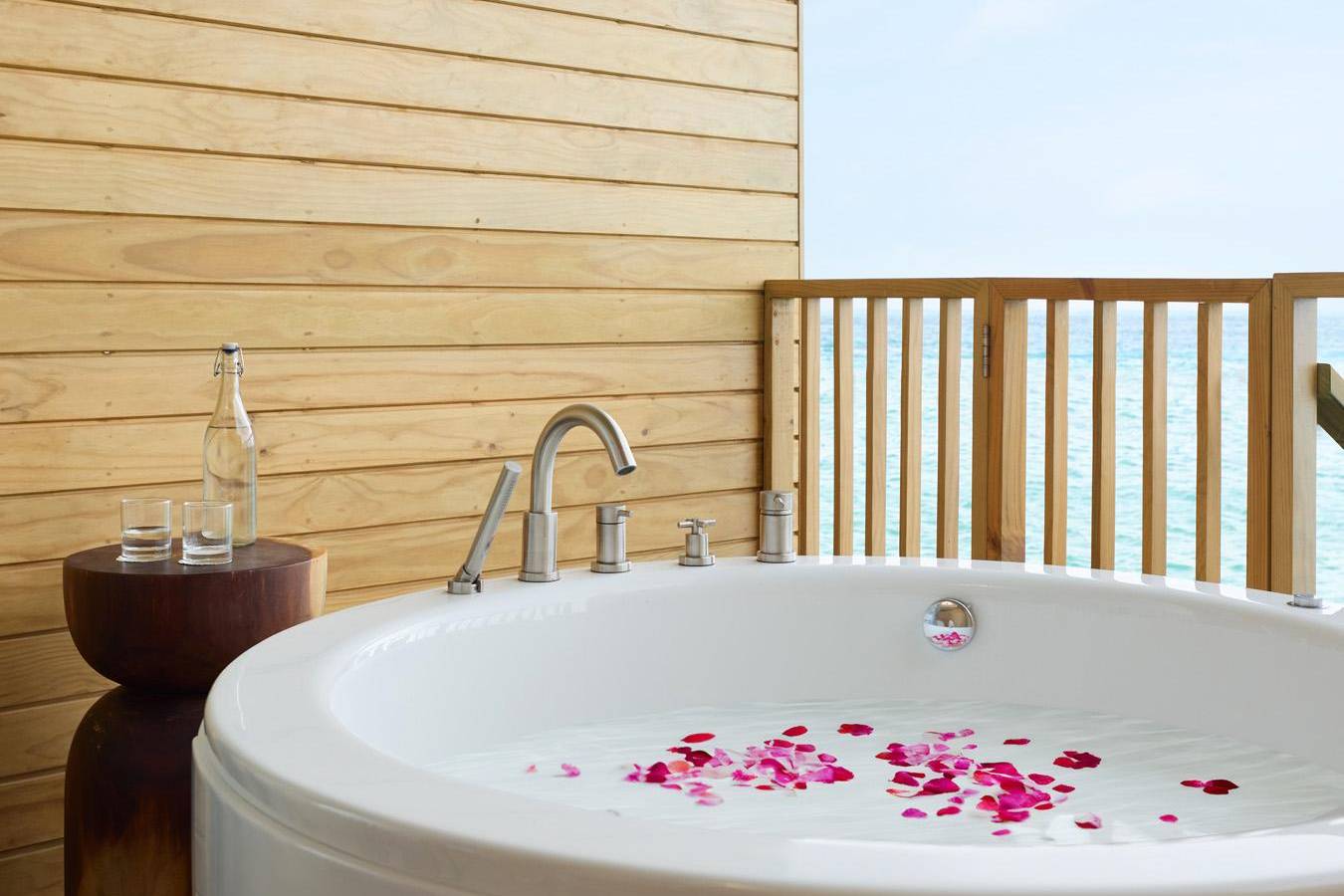 Mirage_Overwater_Sunset_Villa_with_Jauczzi_3