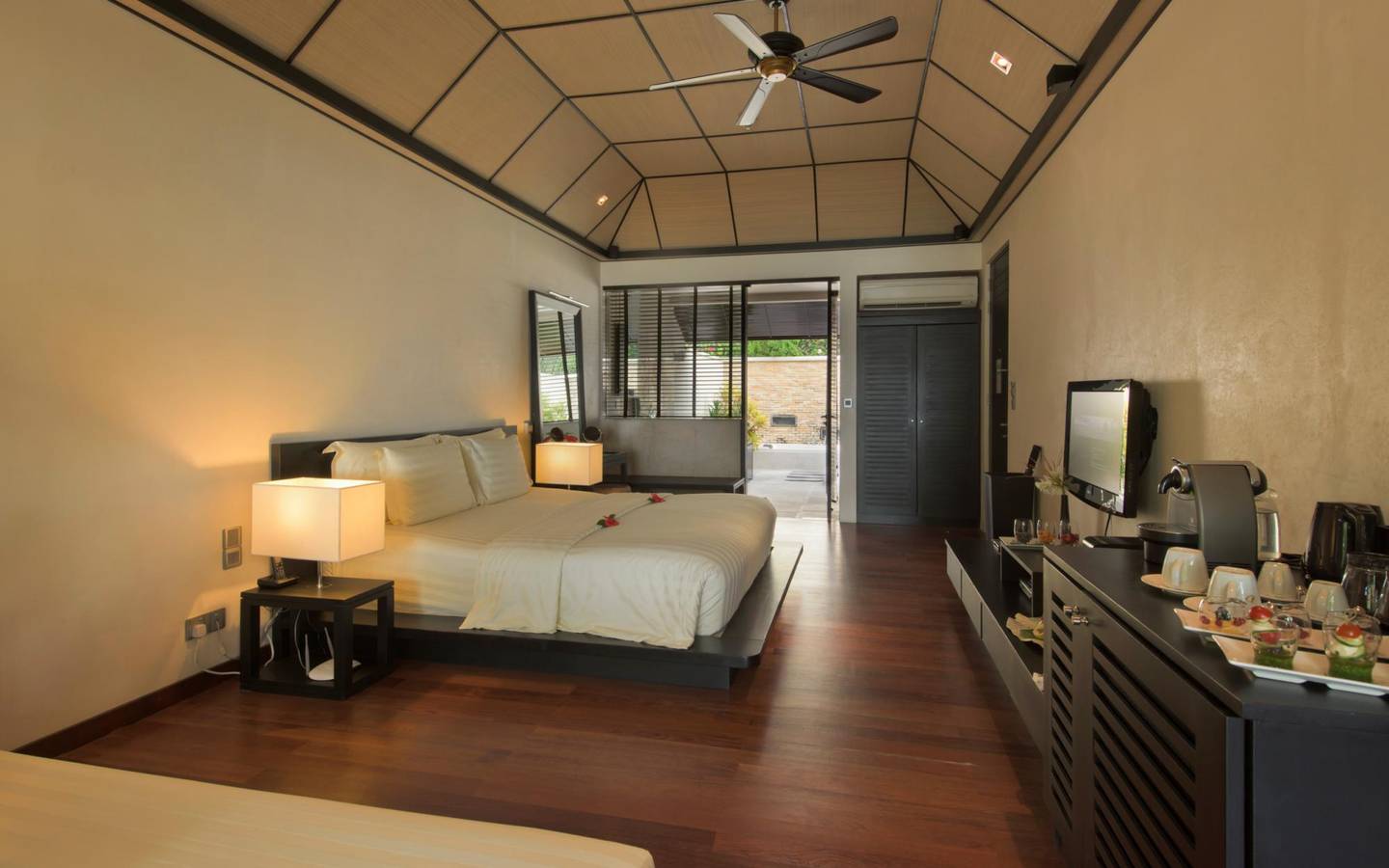 Beach Villa, Lily Beach Resort & SPA_1