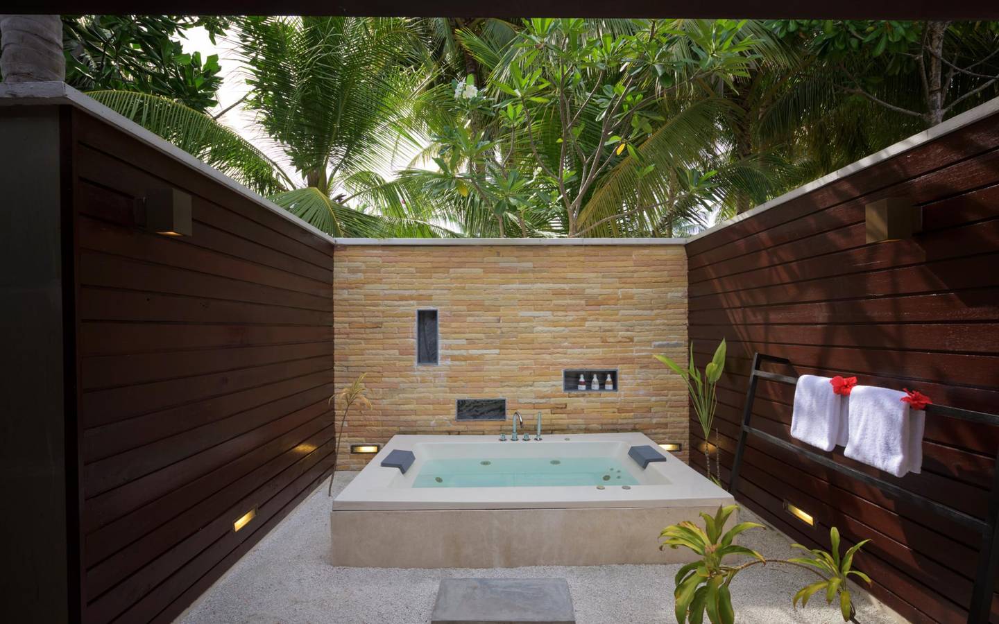 Beach Villa, Lily Beach Resort & SPA_4